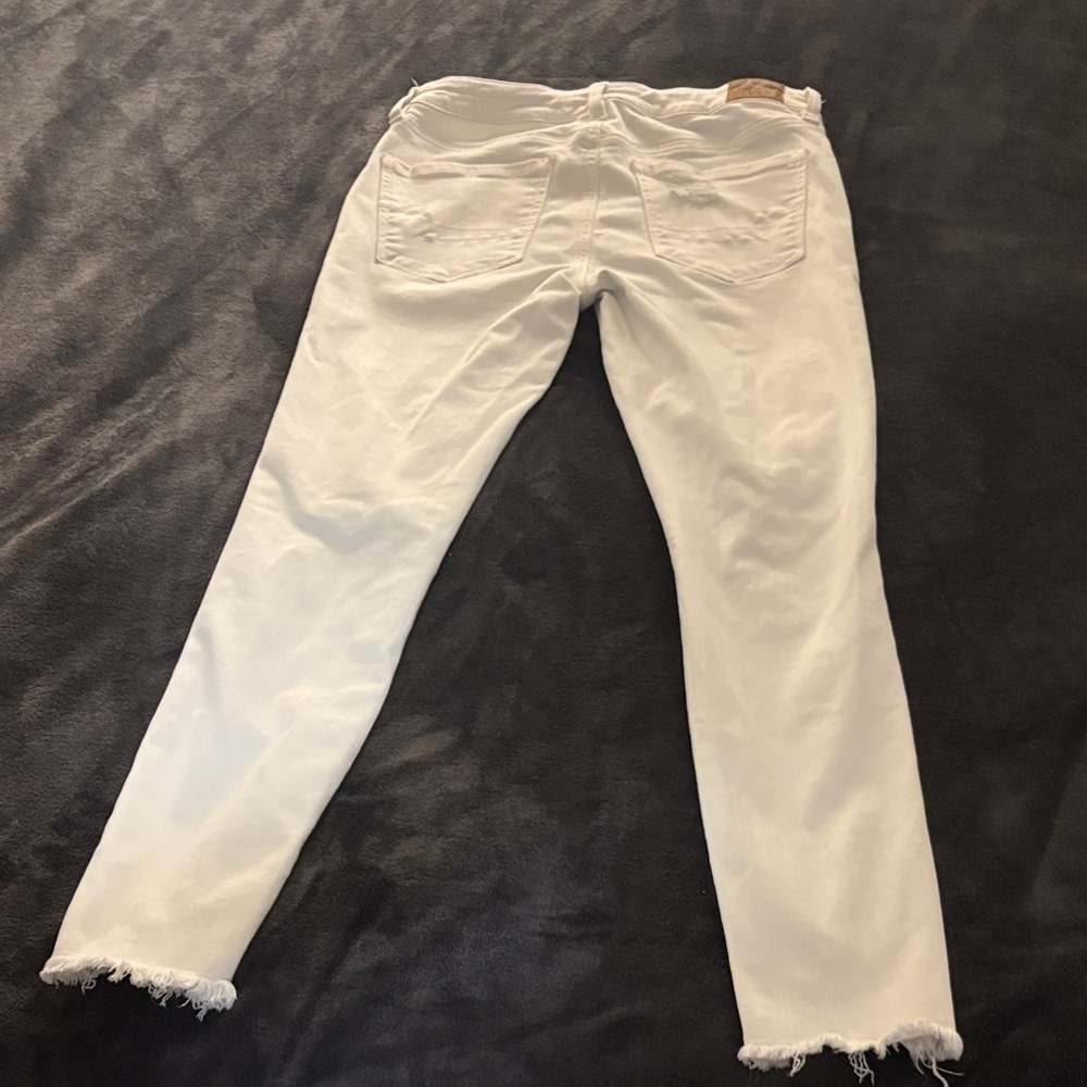 American Eagle Outfitters White Distressed Skinny Jeans SZ 8 - Picture 2 of 11
